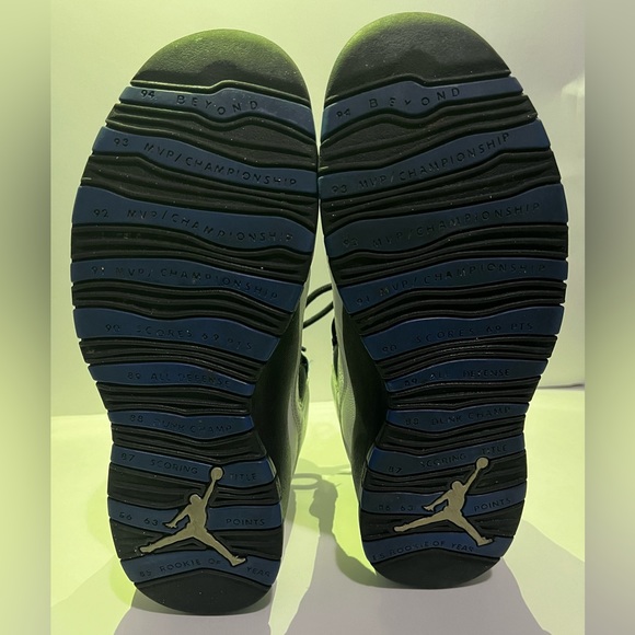 2018 Jordan Retro 10 Men’s Size 9 1/2 - Picture 5 of 6